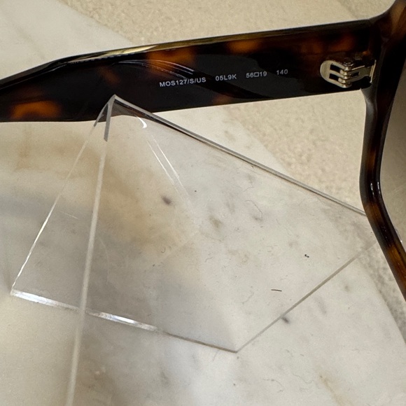 Moschino Brown Tortoise Sunglasses NIB with case & lense cloth - Picture 5 of 6